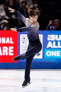 フィギュア鍵山は２位、佐藤３位