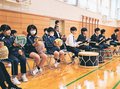 ブラジル音楽に笑顔　南砺つばき学舎児童、演奏を体験