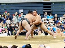 朝乃山、古里で雄姿　大相撲富山場所、４０００人が声援「力になる」
