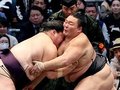 朝乃山、王鵬を寄り切り白星先行　大相撲春場所１１日目