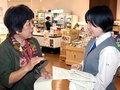 富山の街なか、ミツバチの蜜源拡大を　富山商生徒が花の種配布