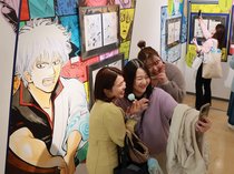 ２０周年祝う「銀魂展」富山大和で開幕　人気キャラ原画にファン続々
